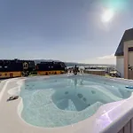 Panorama & *